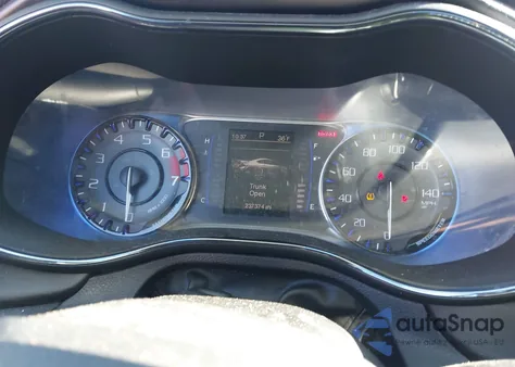 2015 Chrysler 200 S z USA, uszkodzony, nr VIN 1C3CCCBB4FN724875